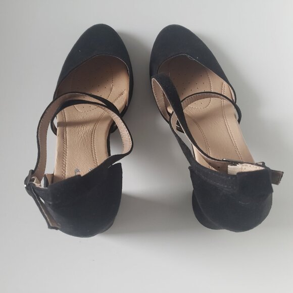 Black Block Heels [Size 8] - Picture 3 of 6